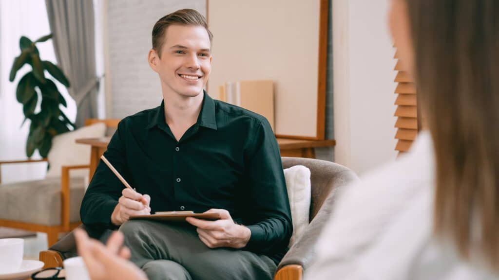 Therapist speaking with a client during individual therapy in Boca Raton.